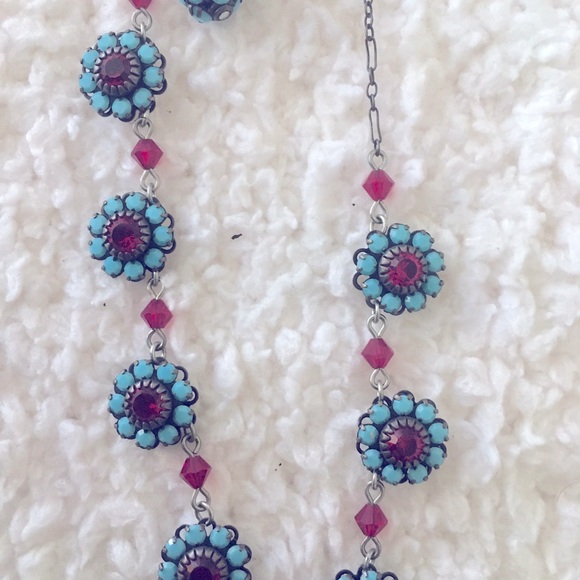 Turquoise look with red accent necklace set - Picture 4 of 4